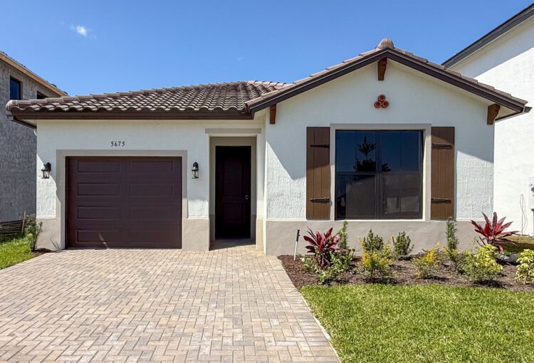 Huntington Quick Move-In by CC Homes